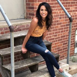 Meet your Posher, Ember